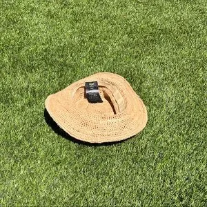 FENDI Straw Hat. Great condition, authentic Fendi Sun hat for men of women! m_630c1bdb8bb2e2349aef8638.jpg main image 2
